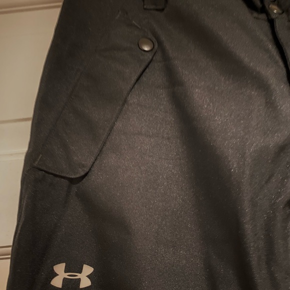Under Armour Women's Black winter snow pants ❄️ - Picture 6 of 13